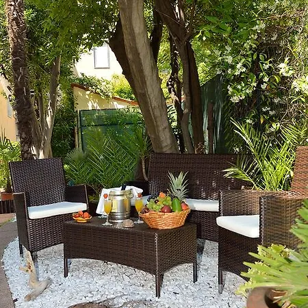 Angelica Bed & Breakfast 3*