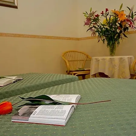Angelica Bed & Breakfast 4*